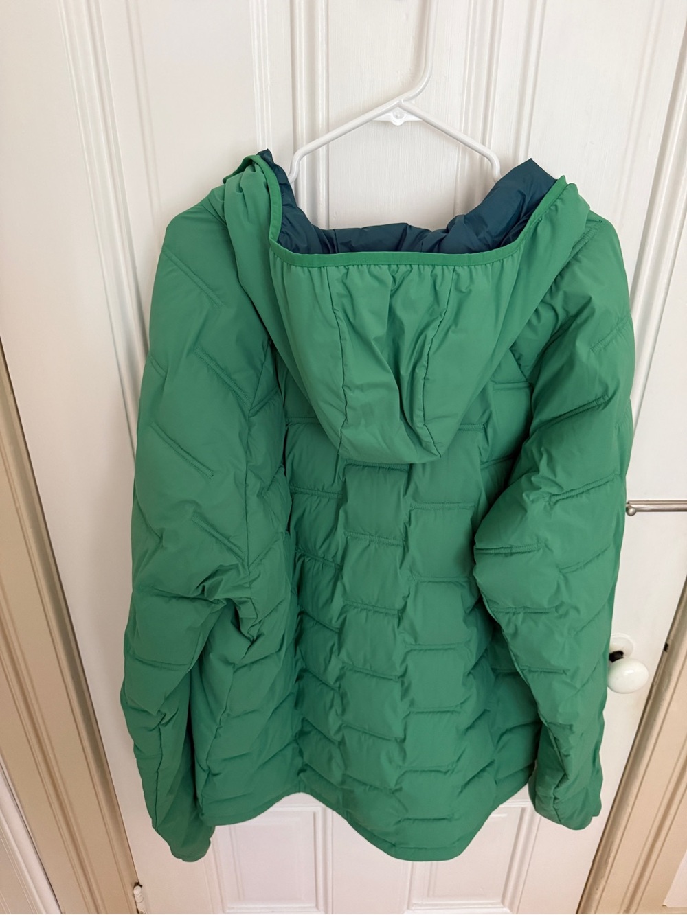 Marmot Two-Tone Green Hooded Puffer Jacket - Picture 7 of 7